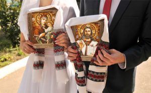 Як правильно вішати весільні ікони