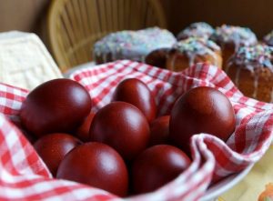 Як замочити цибулиння для фарбування яєць: повний гід