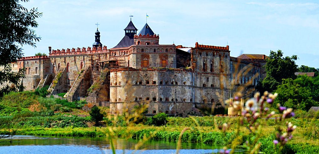 Замки Херсонщини: Загадкова Історія та Жива Сучасність