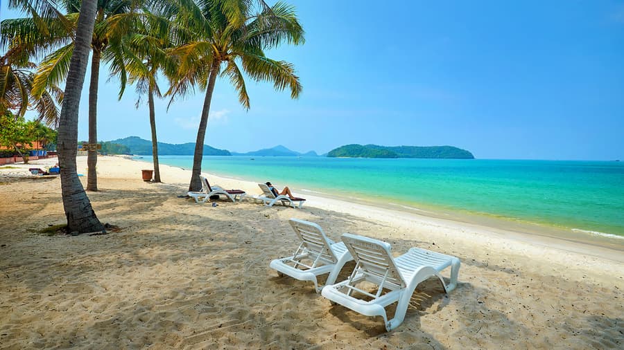 Куди поїхати на відпочинок у 2025: Найкращі напрямки та ідеї