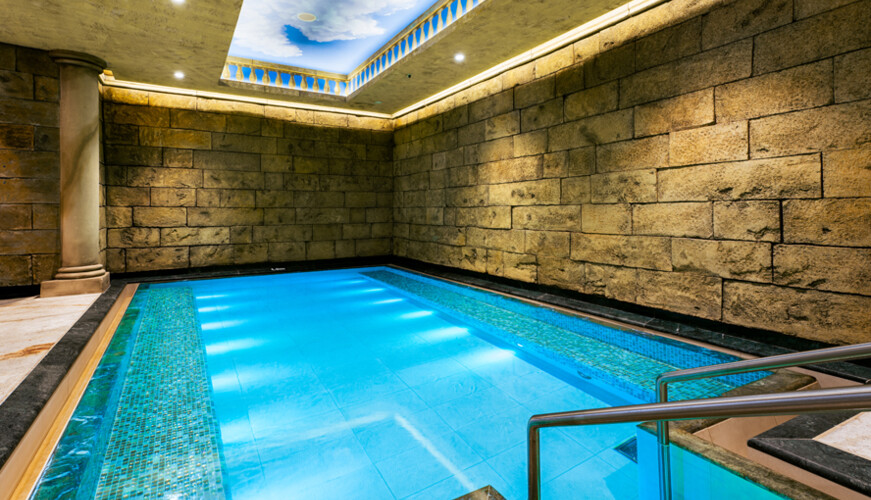 До чого сниться басейн: тлумачення за сонниками та психологією