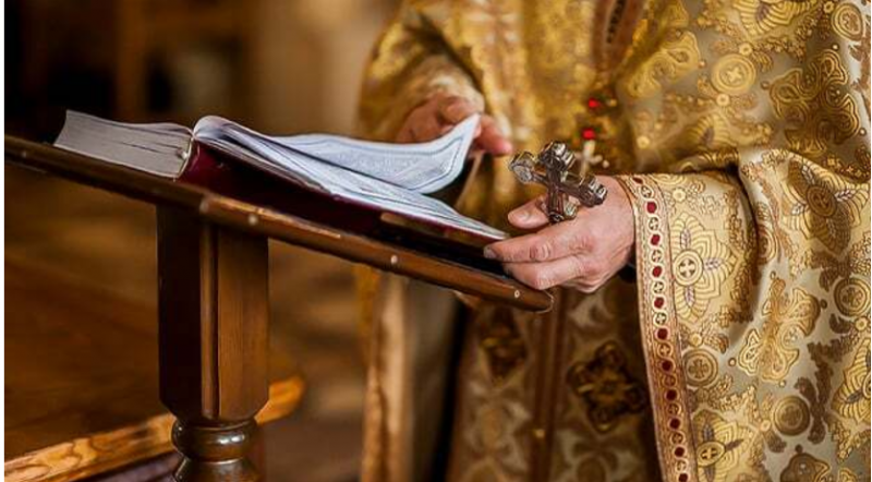 До чого сниться батюшка: повне тлумачення сну з деталями