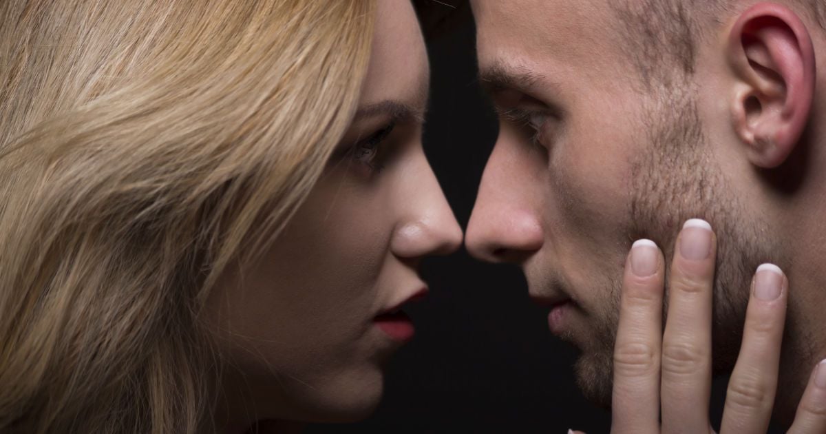 До чого сняться романтичні стосунки зі знайомим: глибинні сенси