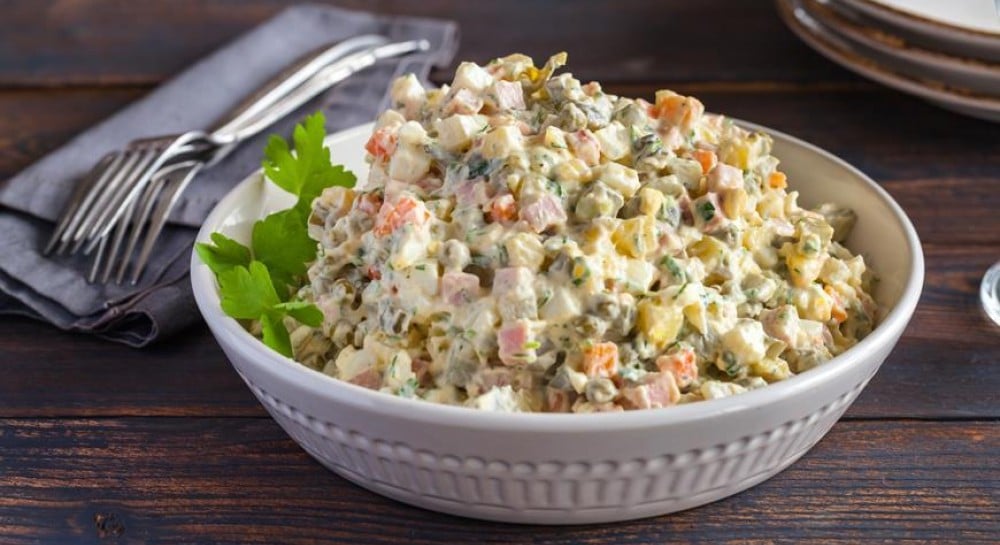 Скільки зберігається олів’є: повний гід по термінах, умовам і секретам свіжості