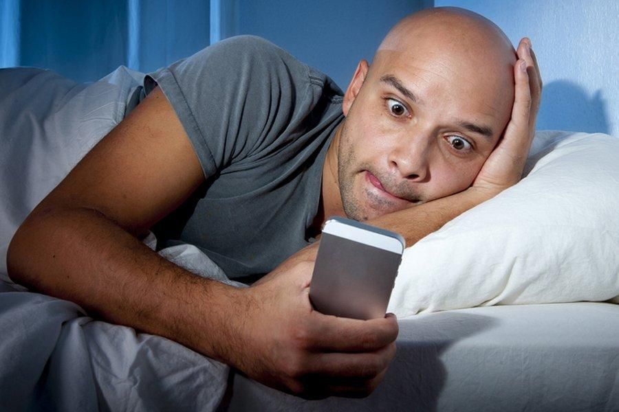 Чи можна осліпнути від телефону