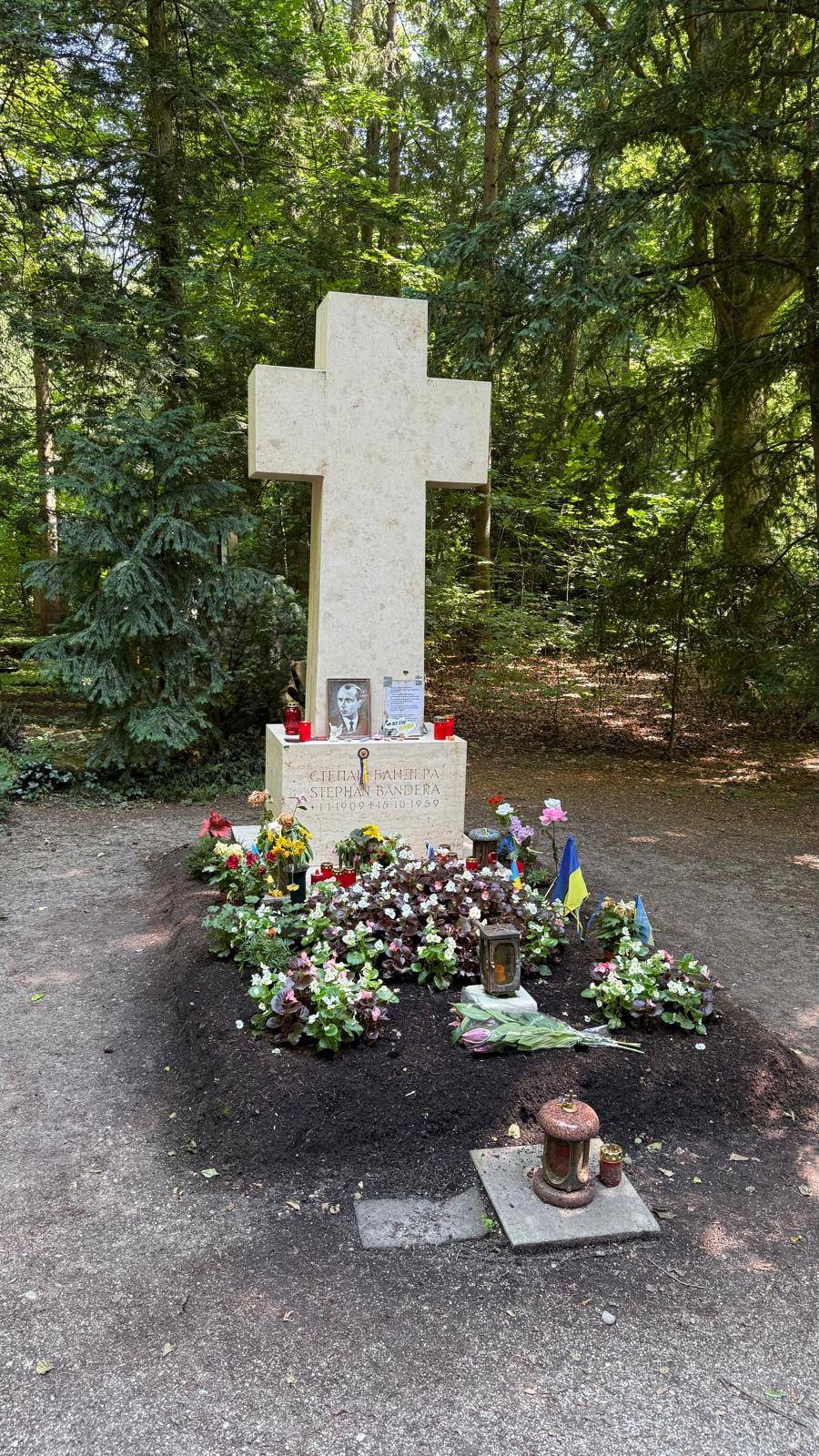 Де похований Степан Бандера: могила на цвинтарі Вальдфрідгоф у Мюнхені