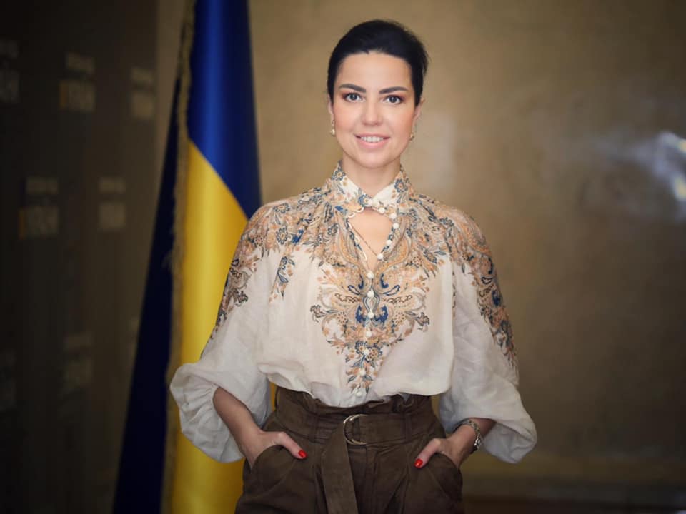 Оксана Дмитрієва: біографія від стоматолога до нардепа-реформатора