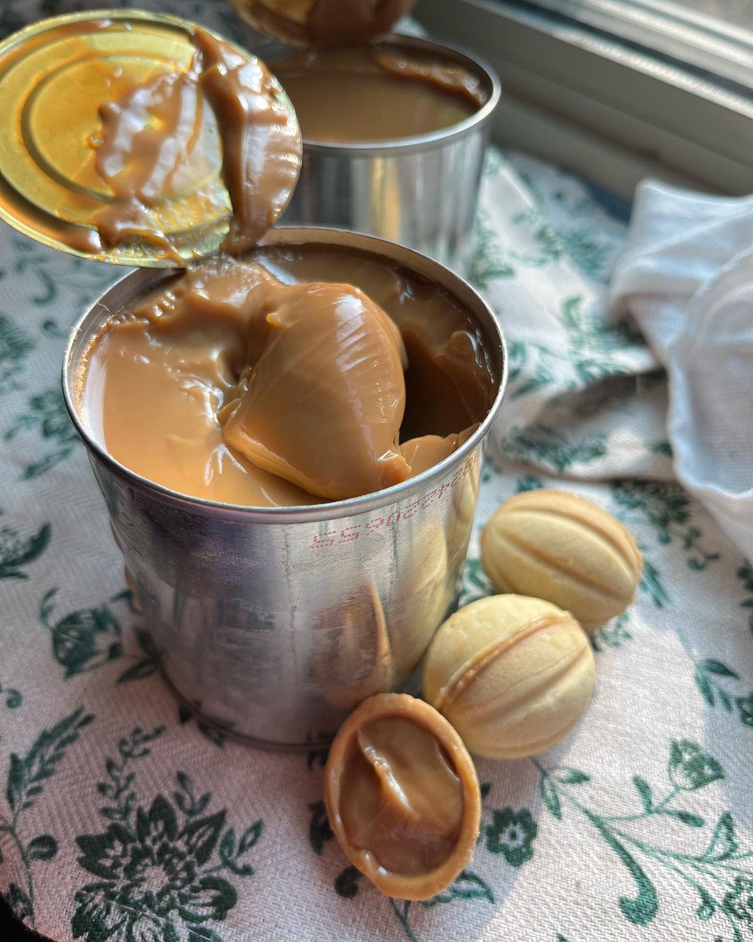 Скільки варити згущене молоко: повний гід для соковитої карамелі