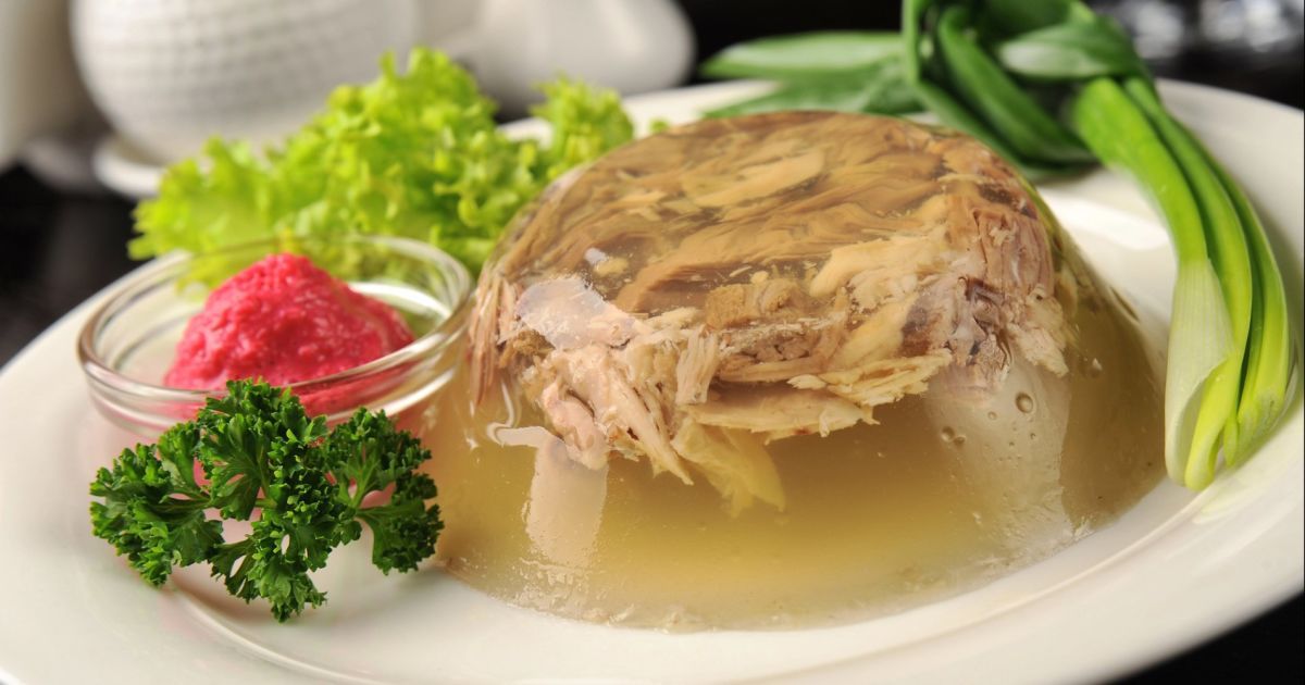 Скільки варити холодець: секрети наваристого драглі