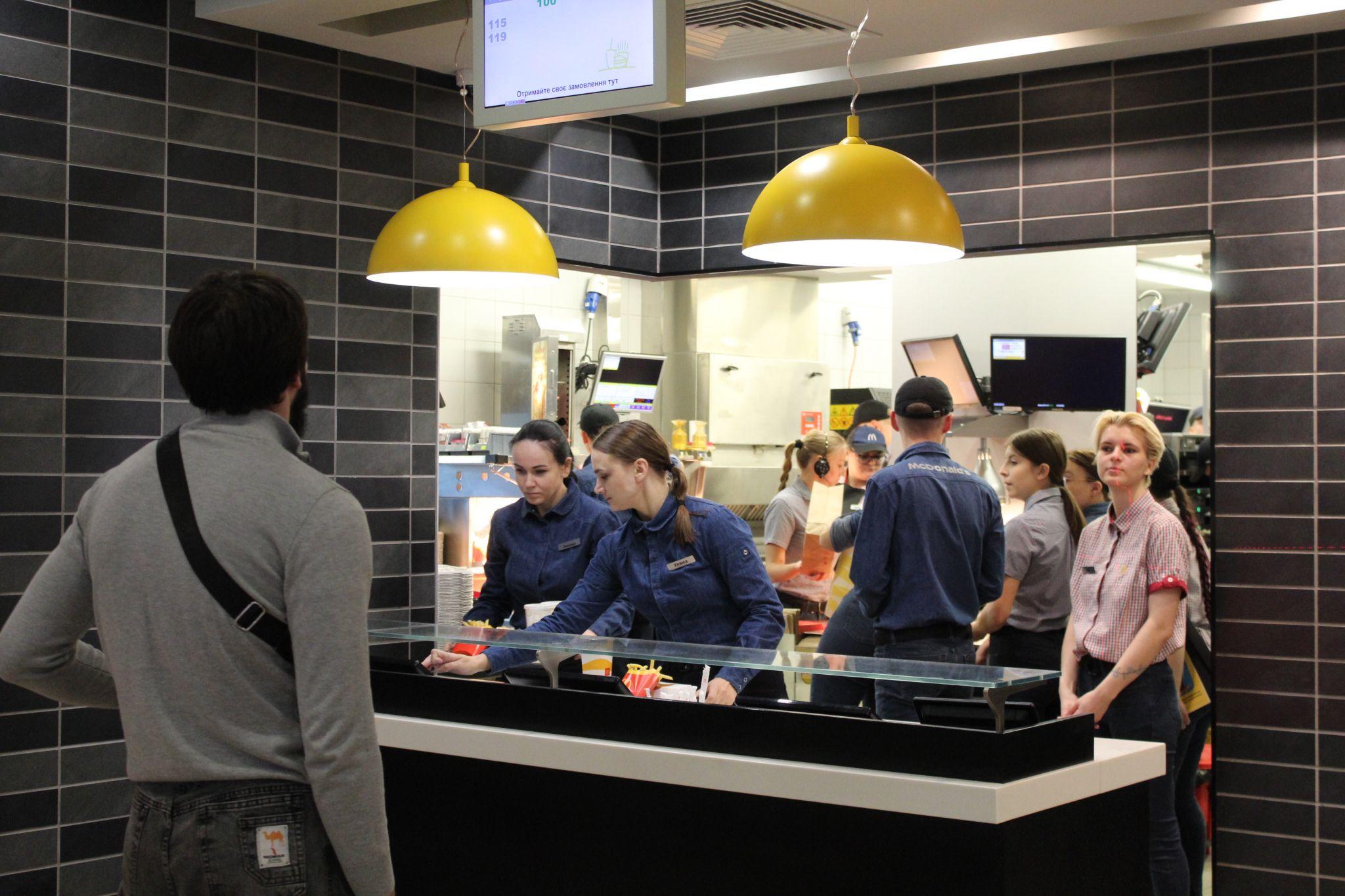 Чи працює McDonald’s під час тривоги: деталі 2026