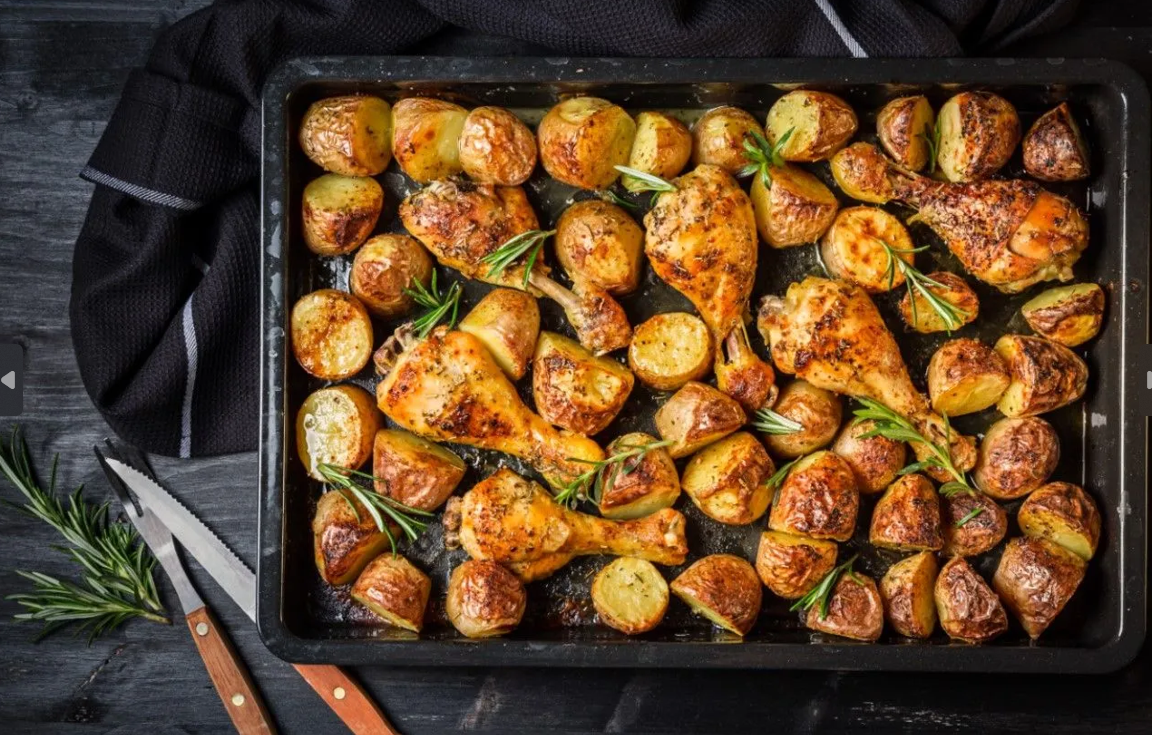 Як приготувати гомілки в духовці: соковиті курячі ніжки з хрусткою скоринкою