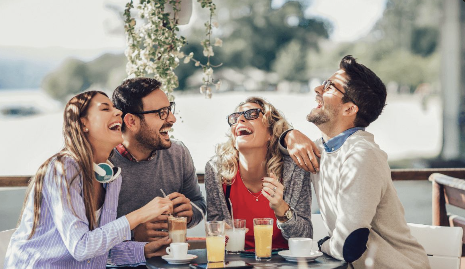 Друзі це опора в бурхливому морі життя