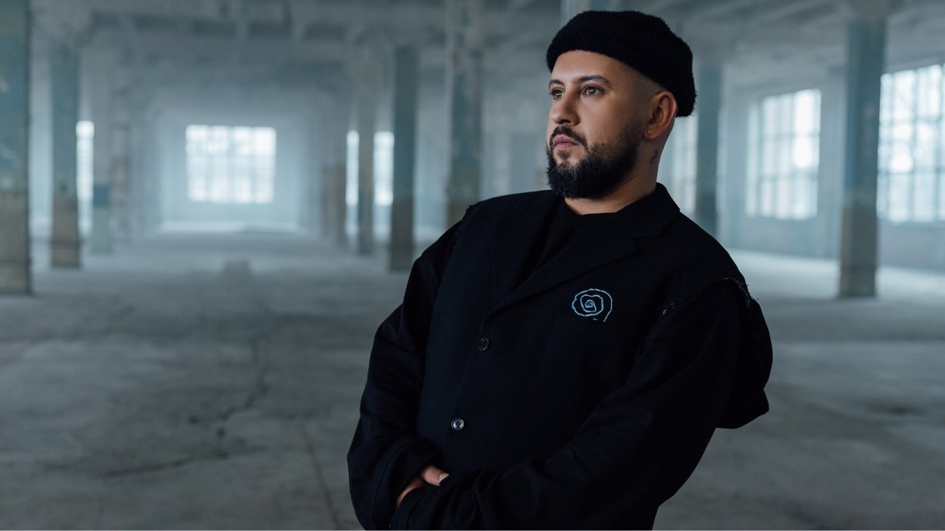 Монатік біографія: шлях вічно танцюючої людини