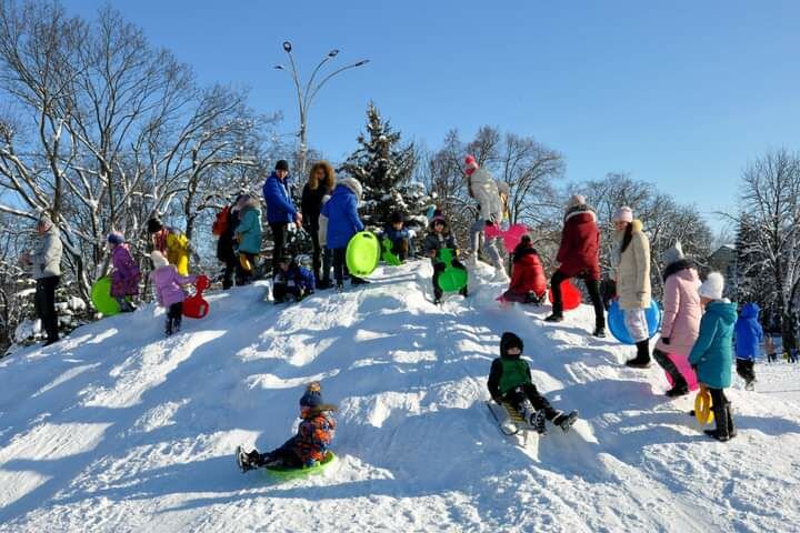 Коли починаються зимові канікули в школах України 2026