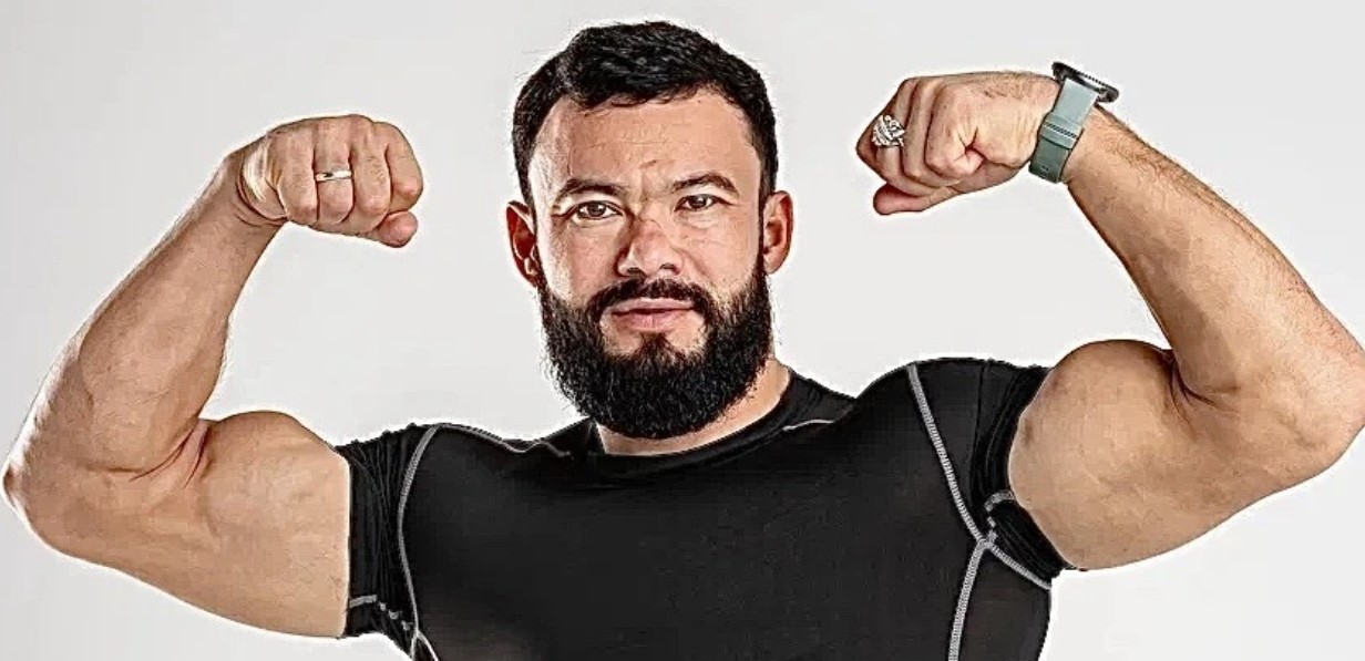 Айтим Жакупов біографія: від вуличних турніків до національного героя