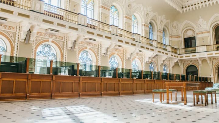 Чи працює Ощадбанк у суботу: повний гід по графіку 2026