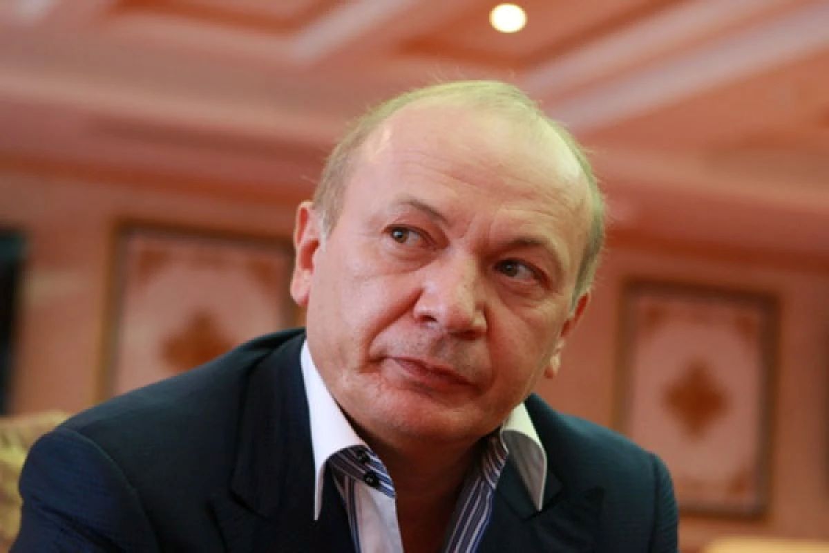Юрій Іванющенко: шлях від заводського майстра до «сірого кардинала» Януковича