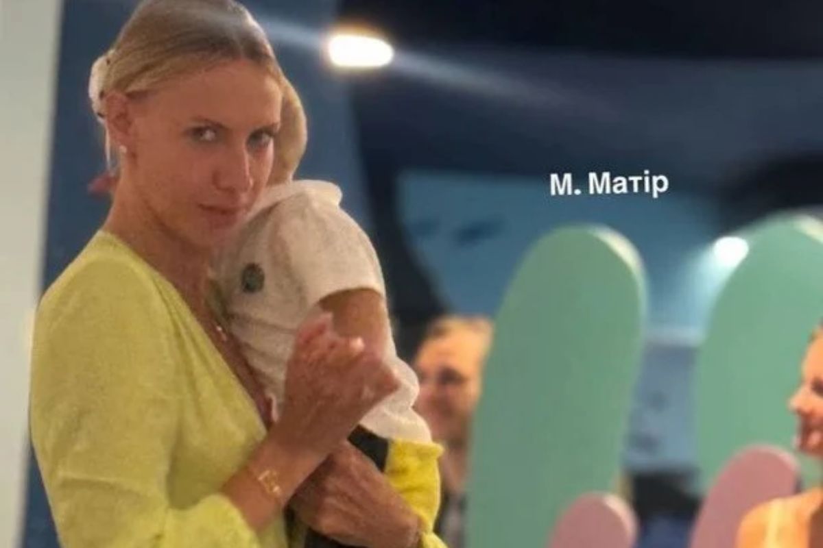 Леся Нікітюк показала сина Оскара в обіймах після паузи